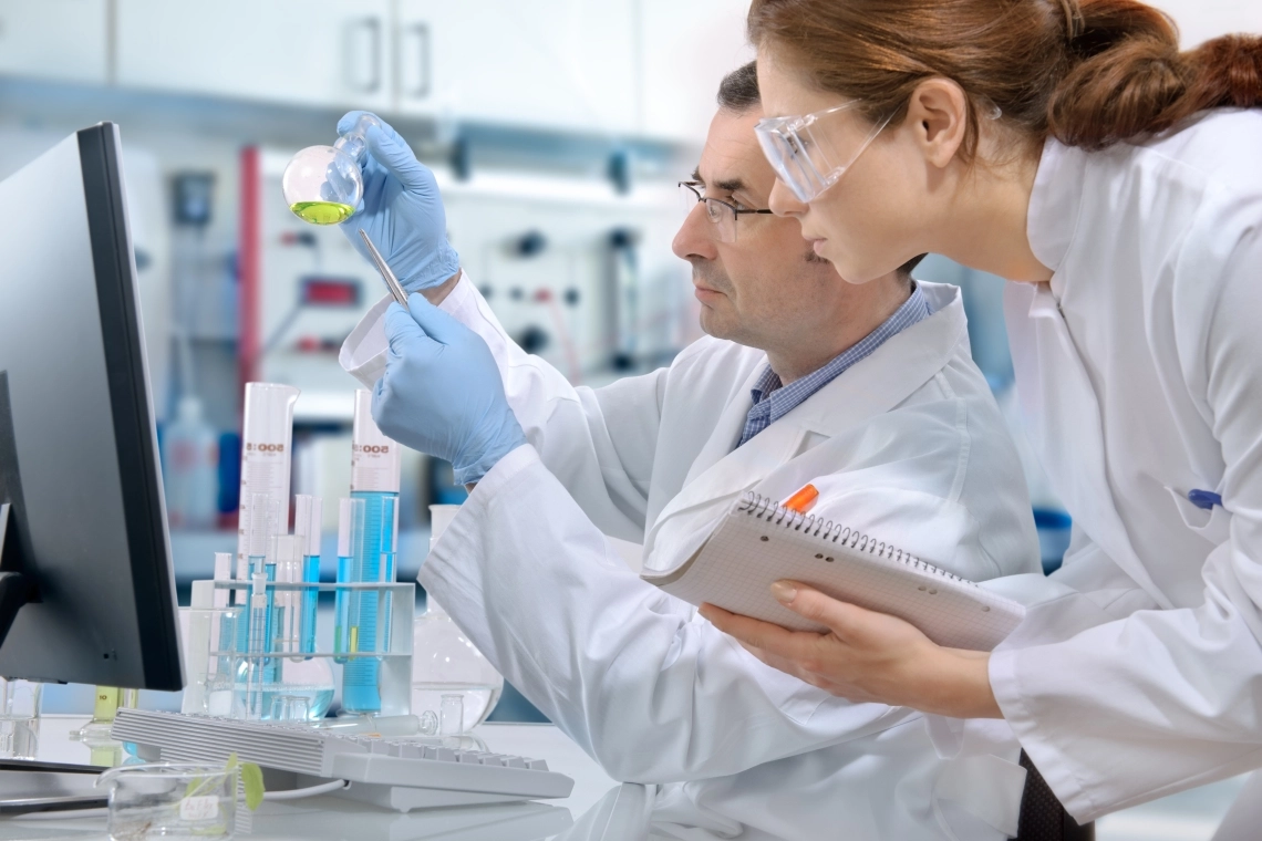 MyCond MHDM-3S Researchers in the laboratory work with chemical reagents